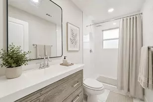 4621 Briarbend Dr, Houston, TX 77035 - Photo 10