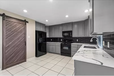 16218 Bunker Ridge Road, Houston, TX 77053 - Photo 10