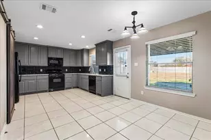 16218 Bunker Ridge Rd, Houston, TX 77053 - Photo 12