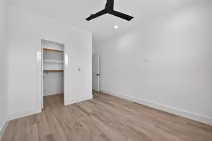 5027 Willow Glen Dr, Houston, TX 77033 - Photo 18