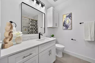 5027 Willow Glen Dr, Houston, TX 77033 - Photo 16