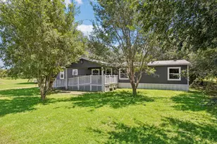 1875 Kayleen Ln, Sealy, TX 77474 - Photo 2