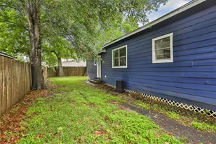 2605 Cornell St, Liberty, TX 77575 - Photo 4
