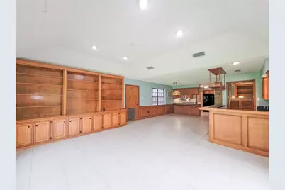 3 Thunderbird Circle, Baytown, TX 77521 - Photo 16