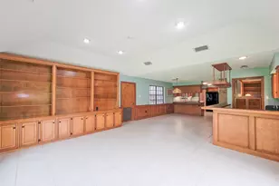 3 Thunderbird Cir, Baytown, TX 77521 - Photo 16