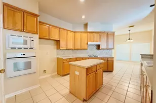 103 Greenridge Cir, League City, TX 77573 - Photo 8