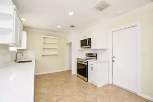 11519 Hornbrook Dr, Houston, TX 77099 - Photo 4