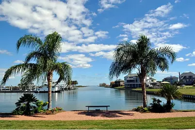 15 Half Moon, Hitchcock, TX 77563 - Photo 36