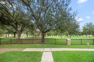 607 Travis St, Webster, TX 77598 - Photo 2