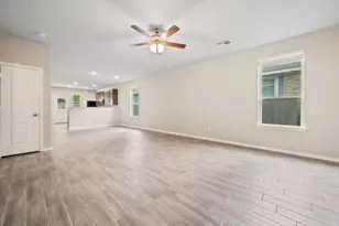 24734 Russet Bluff Trl, Houston, TX 77336 - Photo 4