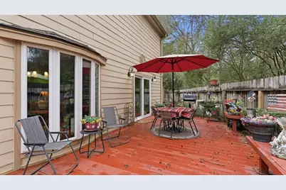 18 Still Glen Court, The Woodlands, TX 77381 - Photo 4