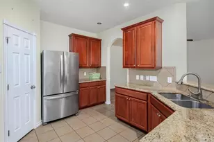 405 Magnolia Estates Dr, League City, TX 77573 - Photo 4