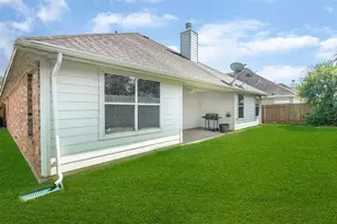 405 Magnolia Estates Dr, League City, TX 77573 - Photo 6