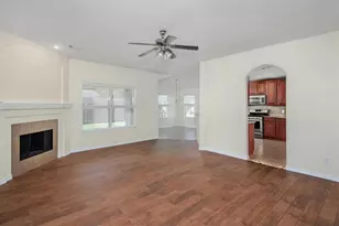 405 Magnolia Estates Dr, League City, TX 77573 - Photo 8