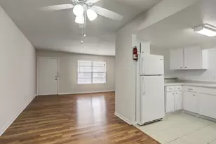 1624 Marshall St, Houston, TX 77006 - Photo 2