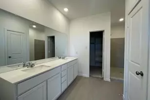 5310 Yellow Perch Dr, Baytown, TX 77521 - Photo 10