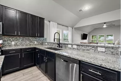 2207 Islawild Way, Texas City, TX 77510 - Photo 8