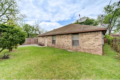 3807 Crandon Street, Houston, TX 77026 - Photo 2