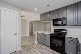 3911 Springmeadows St, Houston, TX 77080 - Photo 18