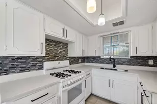 4511 Bayou Vista Dr, Houston, TX 77091 - Photo 14