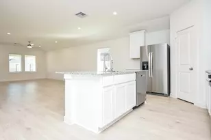 1130 Vista Pointe Dr, Fresno, TX 77545 - Photo 10