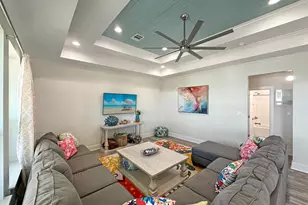 917 Westview, Crystal Beach, TX 77650 - Photo 4