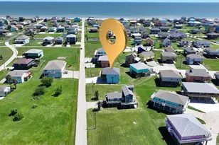 917 Westview, Crystal Beach, TX 77650 - Photo 2