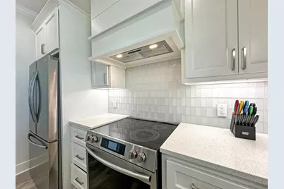 917 Westview, Crystal Beach, TX 77650 - Photo 6