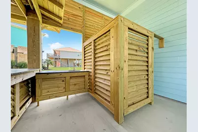 917 Westview, Crystal Beach, TX 77650 - Photo 22