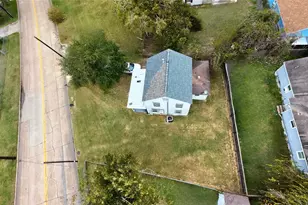 2312 Missouri St, Baytown, TX 77520 - Photo 8