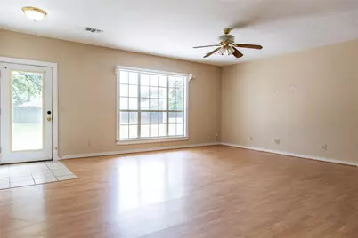 403 Leveridge, East Bernard, TX 77435 - Photo 12