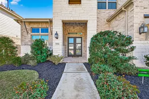 9014 Meadow Bridge Dr, Missouri City, TX 77459 - Photo 2