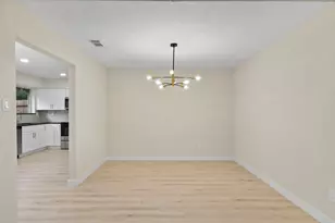 2322 Aprilmont Dr, Sugar Land, TX 77498 - Photo 12