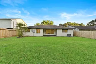 2322 Aprilmont Dr, Sugar Land, TX 77498 - Photo 38