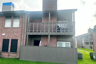 418 Garland Dr, Lake Jackson, TX 77566 - Photo 2