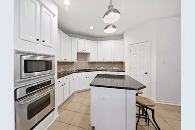 51 N Scribewood Circle, The Woodlands, TX 77382 - Photo 18