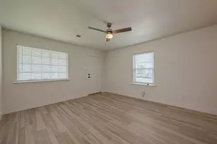 915 Adele St, Houston, TX 77009 - Photo 4