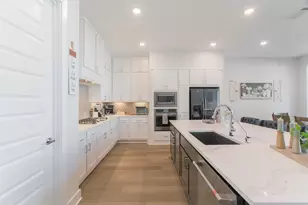 8030 Allston Vlg Trl, The Woodlands, TX 77389 - Photo 12