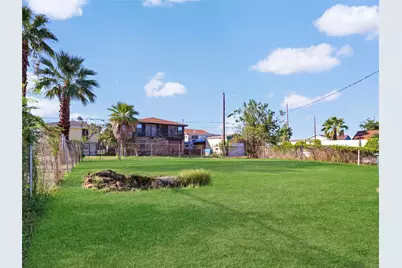 6004 Avenue T, Galveston, TX 77551 - Photo 2