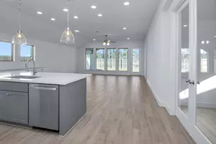 18239 Hardy Fir Ct, Conroe, TX 77302 - Photo 8