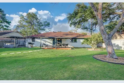 9515 Meadowglen Lane, Houston, TX 77063 - Photo 42
