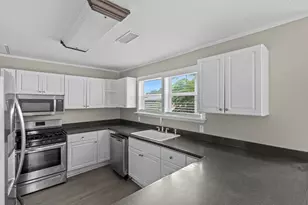 5311 Perry Ave, Galveston, TX 77551 - Photo 8