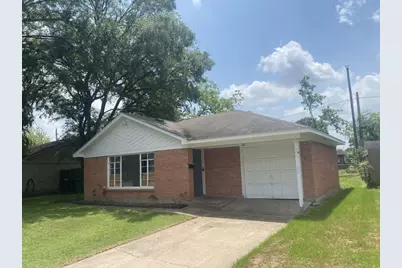 121 E Riverwood Drive, Houston, TX 77076 - Photo 1