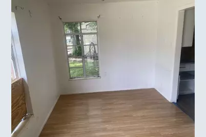 121 E Riverwood Drive, Houston, TX 77076 - Photo 10