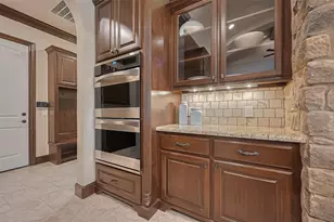 14 Royal King Rd, Tomball, TX 77377 - Photo 16