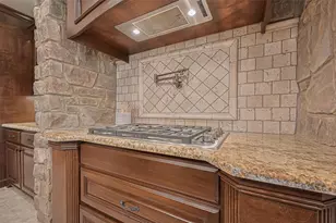 14 Royal King Rd, Tomball, TX 77377 - Photo 16