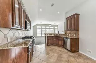 2024 Shore Breeze Dr, Pearland, TX 77584 - Photo 4