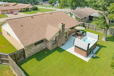 528 Daffodil Street, Lake Jackson, TX 77566 - Photo 28