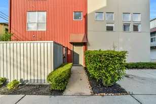355 Sydnor St, Houston, TX 77020 - Photo 2
