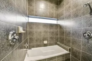 355 Sydnor St, Houston, TX 77020 - Photo 24